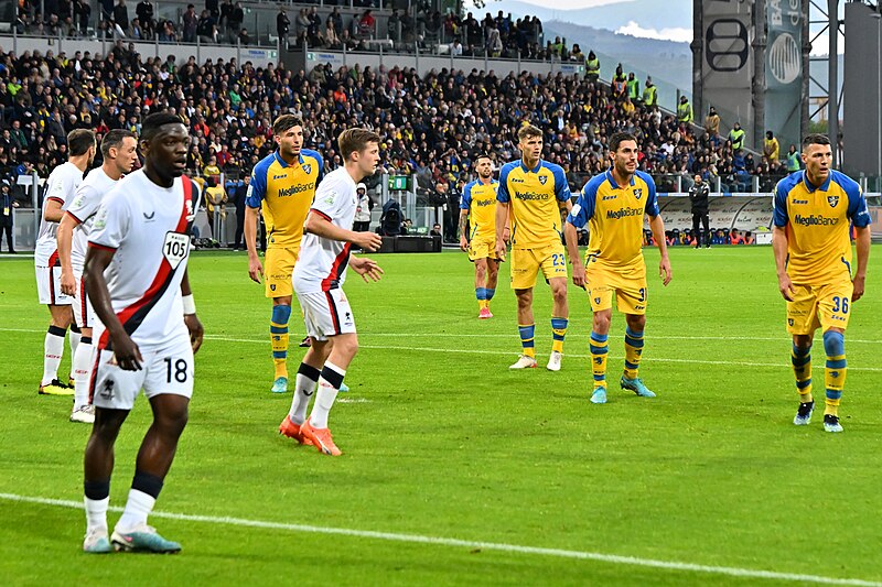 File:Frosinone Calcio - Benito Stirpe - vs Genoa 14 5 2023 - ANT 7399 gioco mainstand 2.jpg