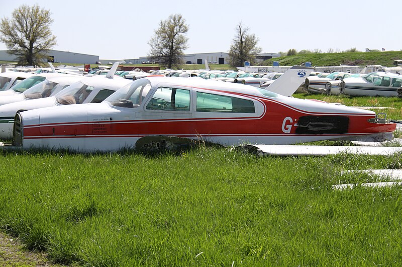 File:G-BGTT Cessna 310R (9143314862).jpg