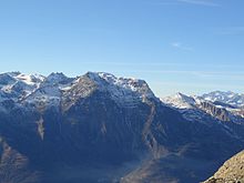 La Rocca d'Ambin (3378 m), i Denti d'Ambin (3372 m), il Monte Giusalet (3312 m) e il Monte Malamot (2917 m) visti dal Rifugio Cà d'Asti (2851 m) sul Rocciamelone (3537 m)