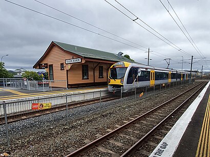 How to get to Glen Eden Train Station with public transport- About the place