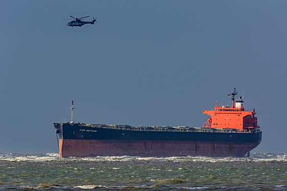 The stranded vessel "Glory Amsterdam" was monitored from the air to rule out leakage of pollutants.