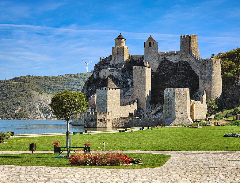 File:Golubac Fortress 01.jpg