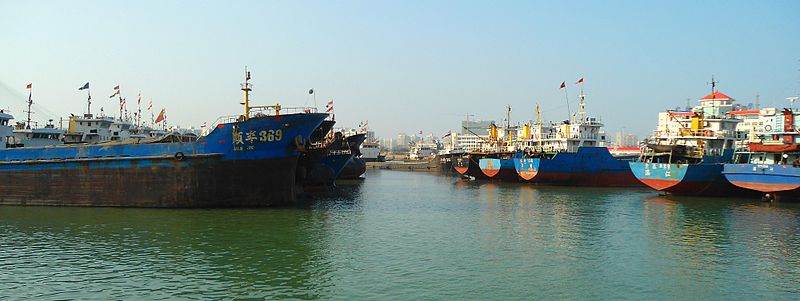 File:Haikou New Port various boats and ships 06.jpg