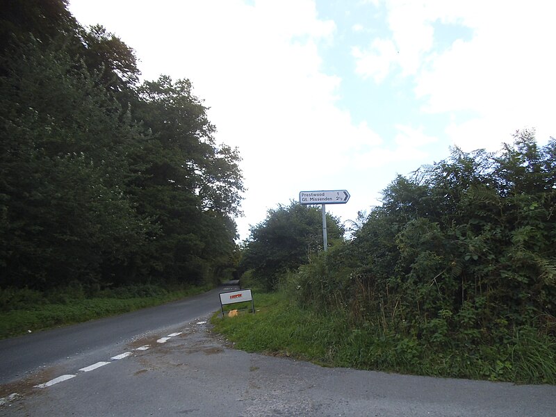 File:Hangings Lane at the junction of Hampden Road - geograph.org.uk - 5499847.jpg