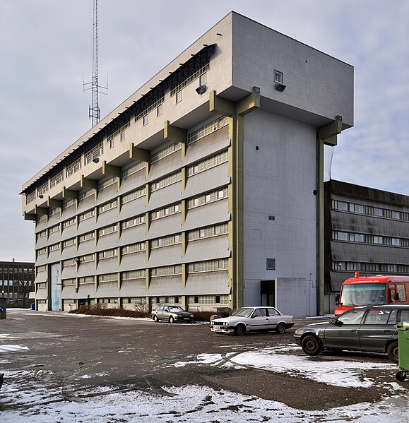 File:Hans chr. hansen, architect, bellahøj koblingsstation, copenhagen, 1961-68 (5789195635).jpg