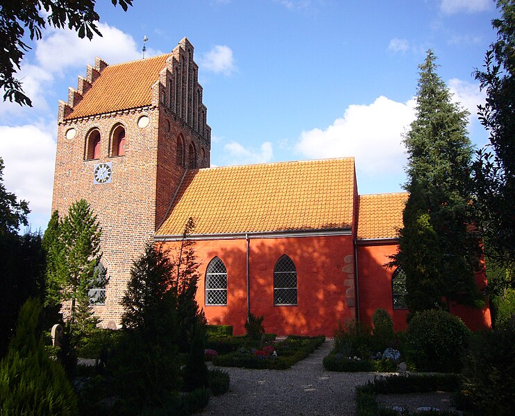 File:Herstedoester Kirke Albertslund Denmark.jpg