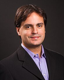Vysoce rizikový výzkumný pracovník NIH Pioneer Award 2018 Příjemce Daniel Colón-Ramos.jpg