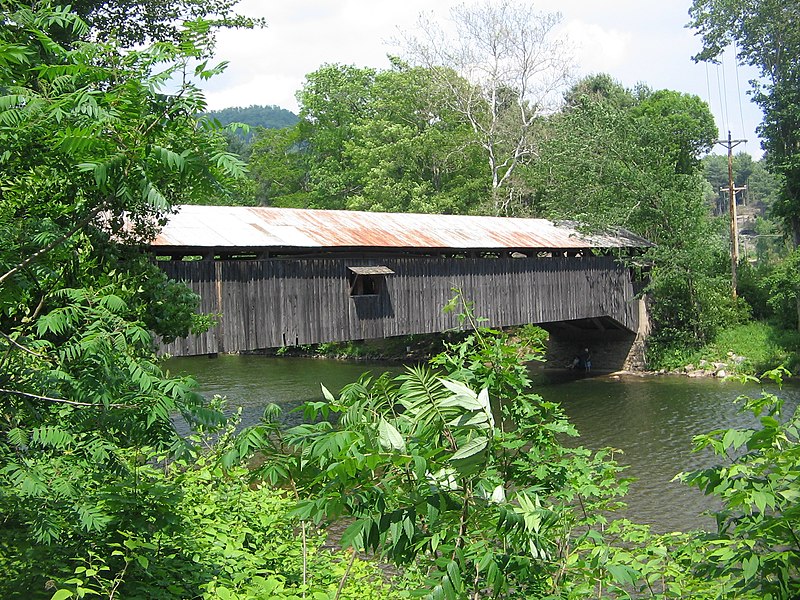 File:Hillsgrove Covered Bridge 2.jpg