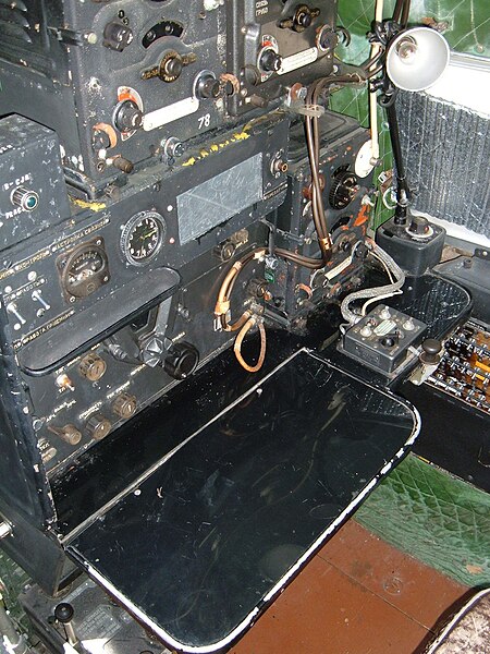 File:Ilyushin Il-14 radio.JPG
