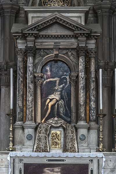 File:Interior of San Zaccaria (Venice) - choir and altar - Altar maggiore e Cristo morto di Palma il Giovane.jpg