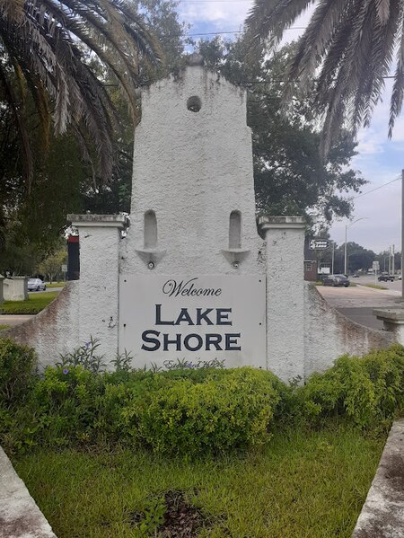 File:Lake Shore entrance sign.jpg