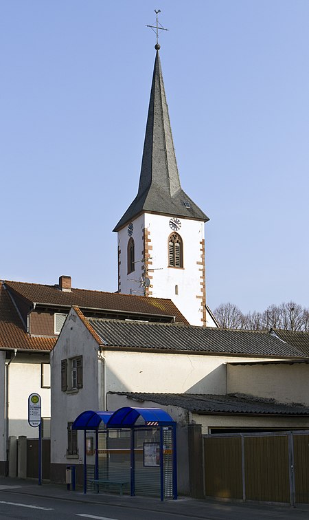 Leeheim evangelische Kirche 20110303