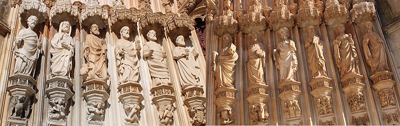 File:Les douze apôtres - Monastère de Batalha.jpg