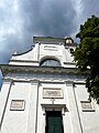 La facciata della chiesa della Santissima Annunziata, Lorsica, Liguria, Italia