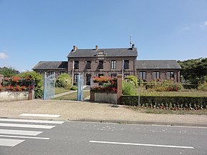 Louvetot (Seine-Mar.) mairie-école.jpg