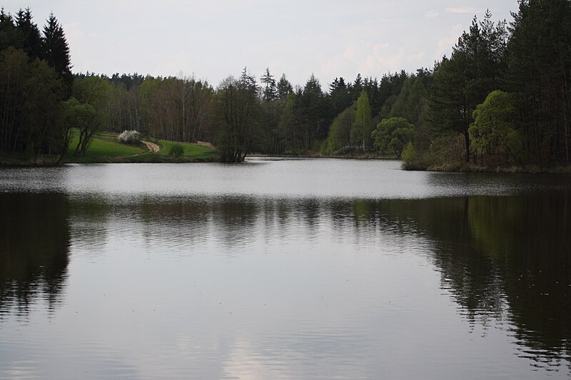 File:Lubí reservoir in Třebíč, photo taken at dam in Třebíč, Třebíč District.jpg