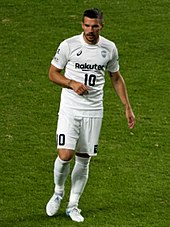 Podolski playing for Vissel Kobe in 2017