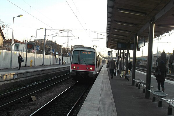 La Courneuve-Aubervilliers Station