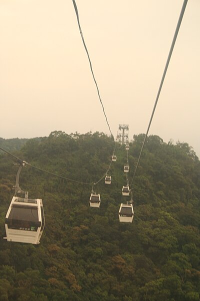 File:MaokongCableCars.jpg