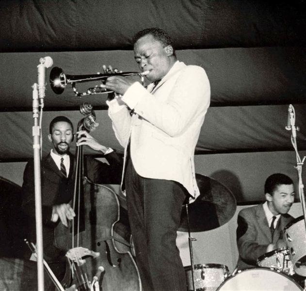 File:Miles Davis (Antibes Juan-les-Pins 1963).jpg