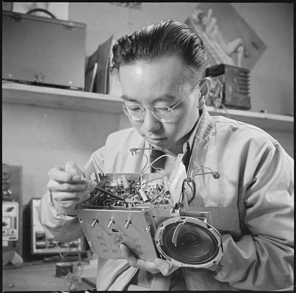 File:Minidoka Relocation Center, Minidoka, Washington. Radio repair shop. Henry Tambora, radio repairman. - NARA - 536540.jpg