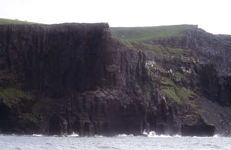 English: The Cliffs of Moher - view from sea Polski: Klify Moher - widok z morza