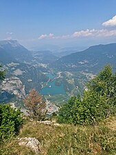 Blick vom Gipfel des Monte Casale in Richtung Norden zu den Seen Toblino und Santa Massenza