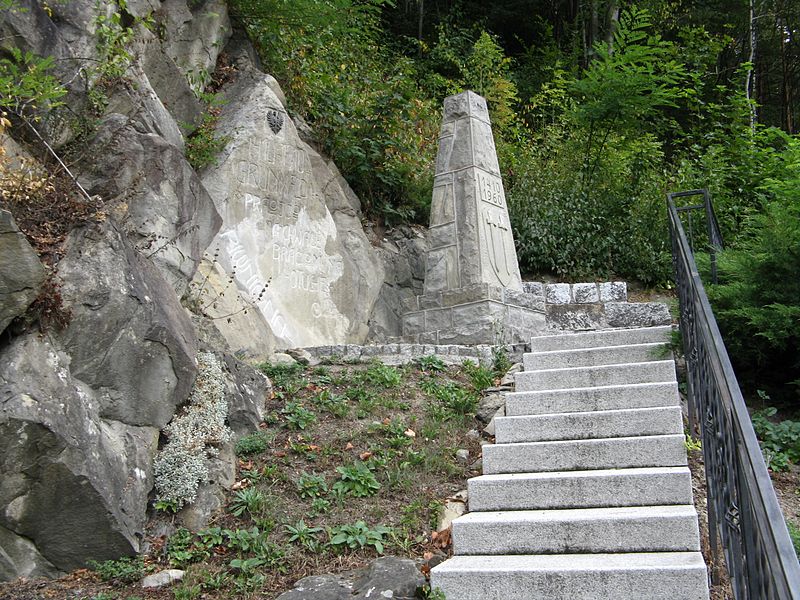 File:Monument to Grunwald battle, Piwniczna-Zdrój.jpg