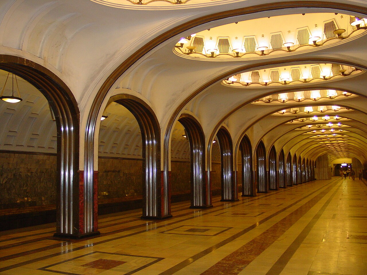File:Moscow-Mayakovskaya-Metro-Station.jpg - Wikimedia Commons