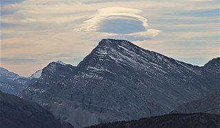 <span class="mw-page-title-main">Mount Bishop (Elk Range)</span> Mountain in Alberta and British Columbia, Canada