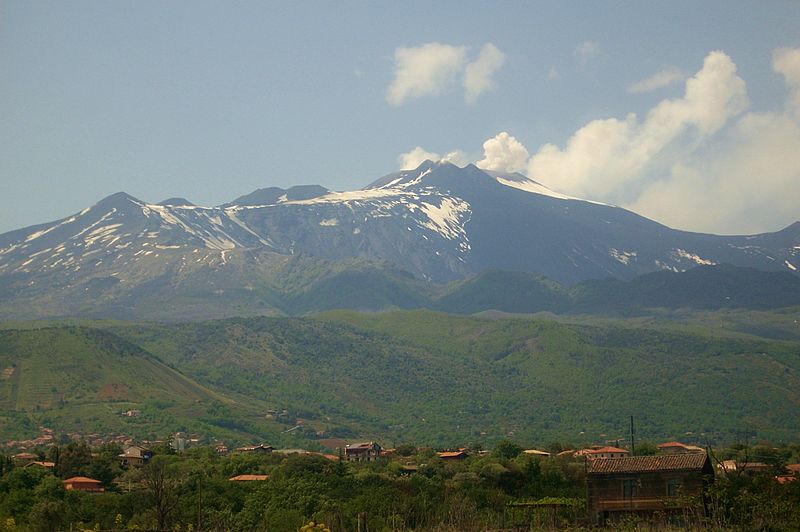 File:Mount Etna panarama 2012.JPG