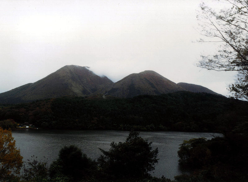 File:Mt. Sanbe and Ukinuno pond.JPG