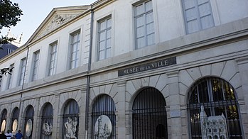 Musée des beaux-Arts et d'archéologie. متحف الفنون الجميلة والآداب