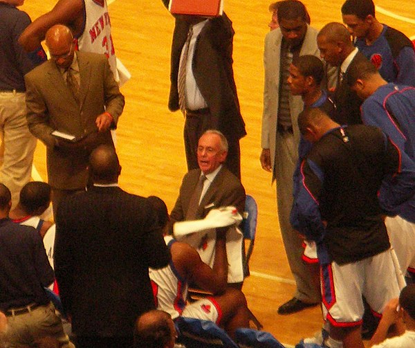 Brown (center) coaching the New York Knicks in 2005