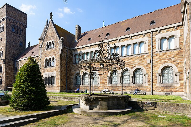 File:Nantes - Musée Dobrée - 01.jpg