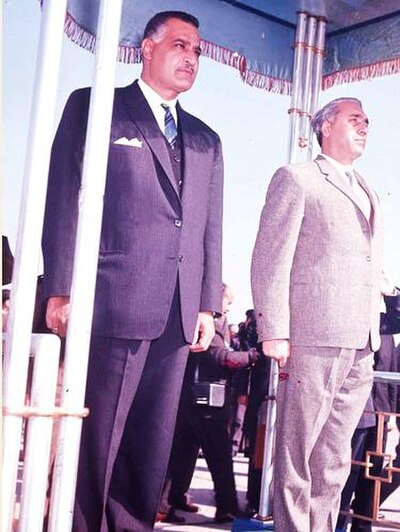 Hafiz (right) with Egyptian President Gamal Abdel Nasser on his arrival to Cairo for the Arab League summit, 1964.