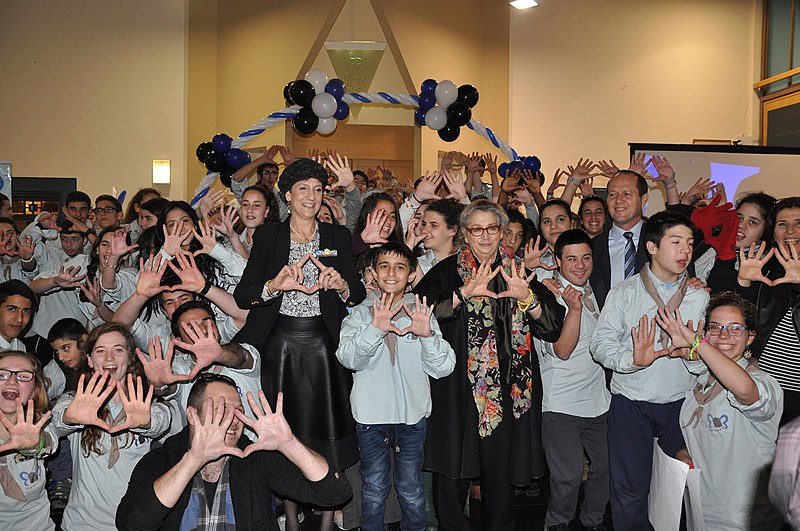 File:Nechama Rivlin at the Wing Order ceremony of «Krembo Wings» youth movement, February 2015 (0313).jpg