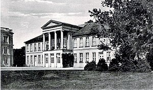 Östliches Kavalierhaus, 1950 abgerissen (Foto: ca. 1920)