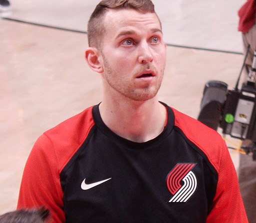 Nik Stauskas against the Cleveland Cavaliers (cropped)