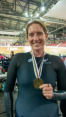Para cyclist Anna Taylor with bronze medal at 2022 Para Cycling Track World Championships