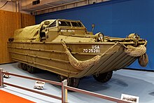 Fichier:Paris_-_Retromobile_2012_-_DUKW_-_001.jpg