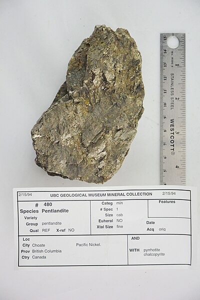 File:Pentlandite with Pyrrhotite and Chalcopyrite (47700373082).jpg