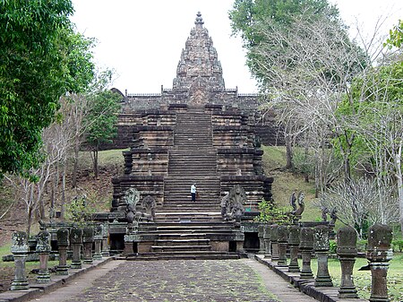 ไฟล์:Phnom Rung Staircase 0420.jpg