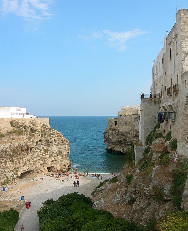 Risultati immagini per POLIGNANO A MARE WIKI