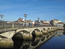 Burgo Bridge was built in the 12th century near the former site of a Roman bridge, the old bridge that gave the city its name.