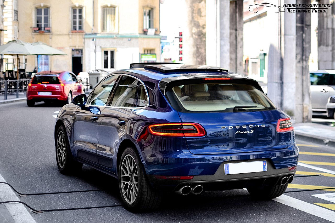 Image of Porsche Macan S (14547616968)