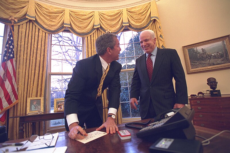 File:President George W. Bush Writes a Note and Laughs with Senator John McCain During a Meeting in the Oval Office (01).jpg