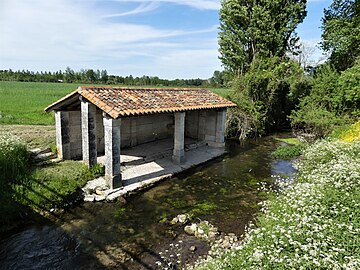 Lavoir sur la Pude au nord de Grésignac.