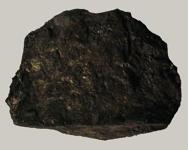 File:Putoranite, Talnakhite - Mineralogisches Museum Bonn2.jpg