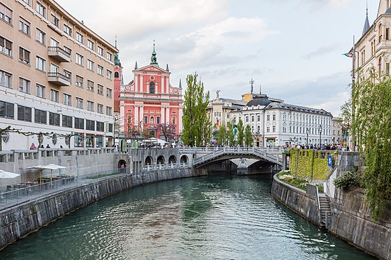 Ljubljanica river and central market, Ljubljana